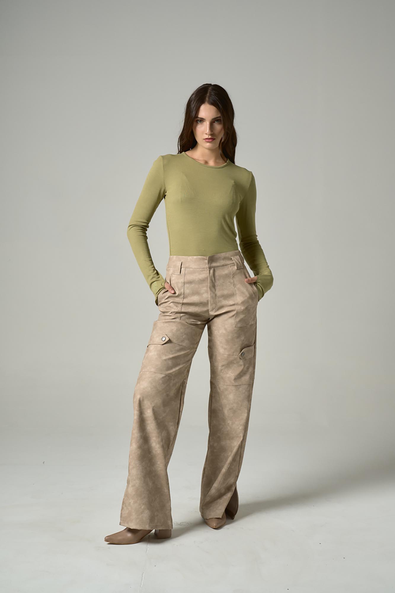 PANTALÓN RAÍZ PLOMO